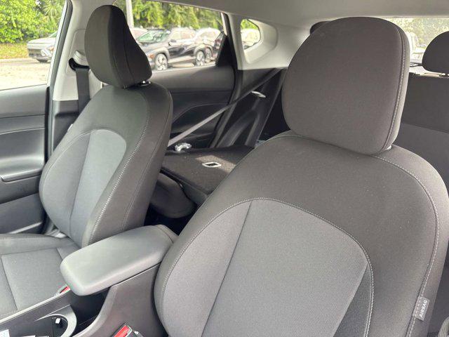 2026 Hyundai Kona SEL photo 8