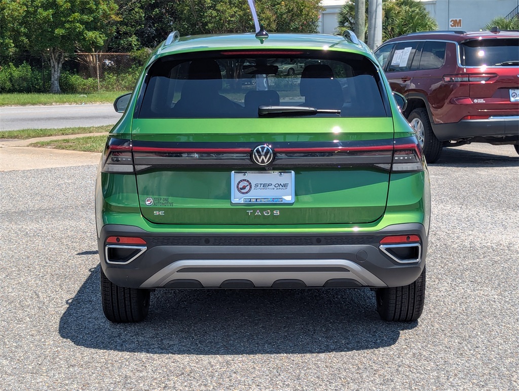 2025 Volkswagen Taos SE photo 3