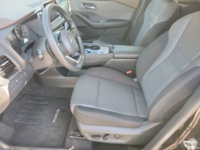 2021 Nissan Rogue SV photo 4