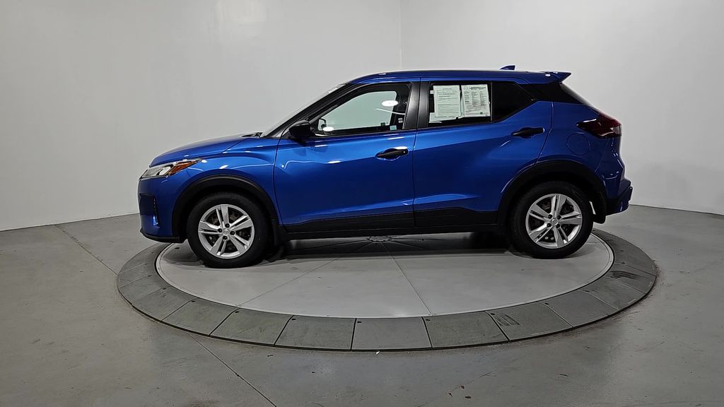 2021 Nissan Kicks S photo 2