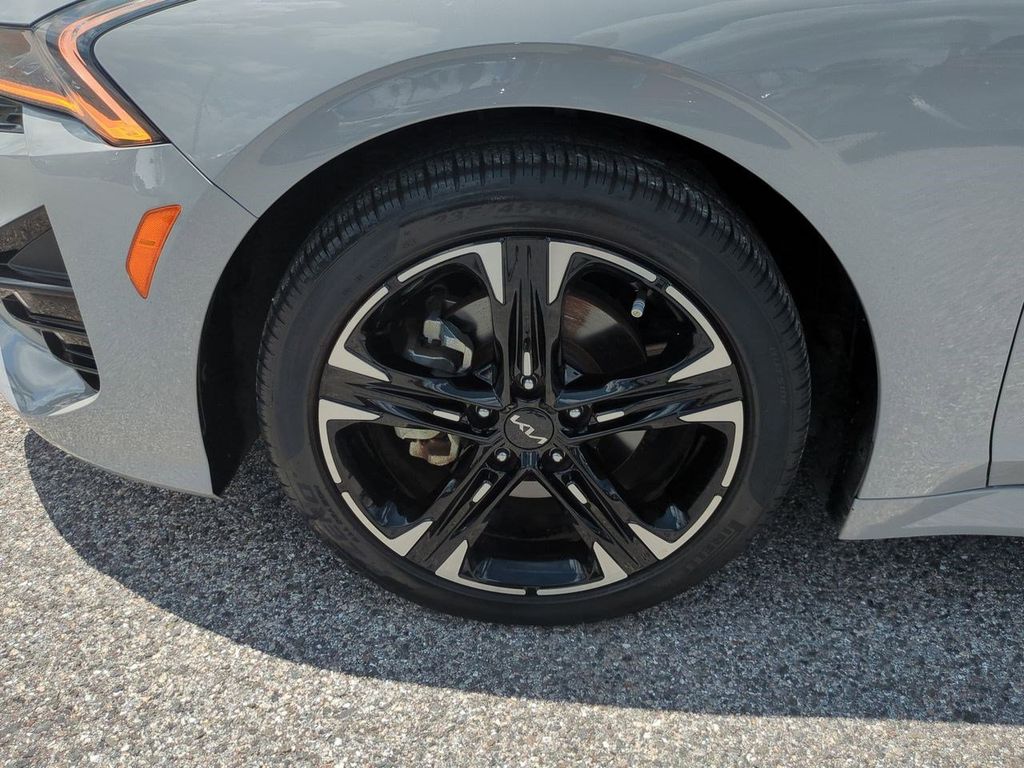 2022 Kia K5 GT-Line photo 10