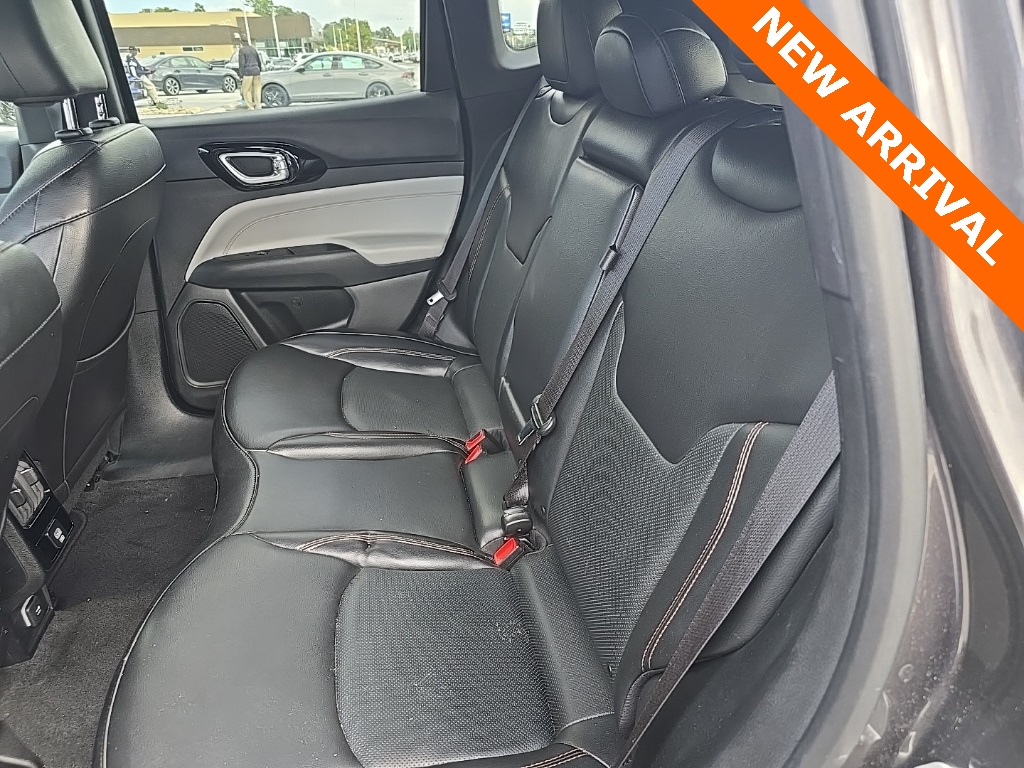 2023 Jeep Compass Limited photo 6