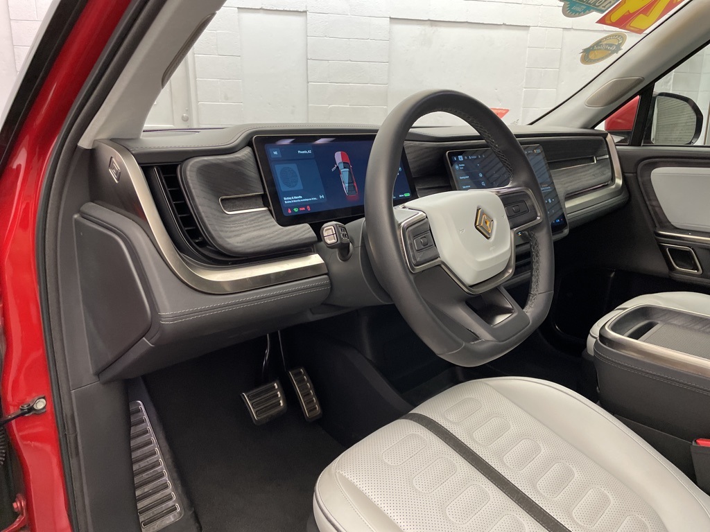2024 Rivian R1S Launch Edition photo 17