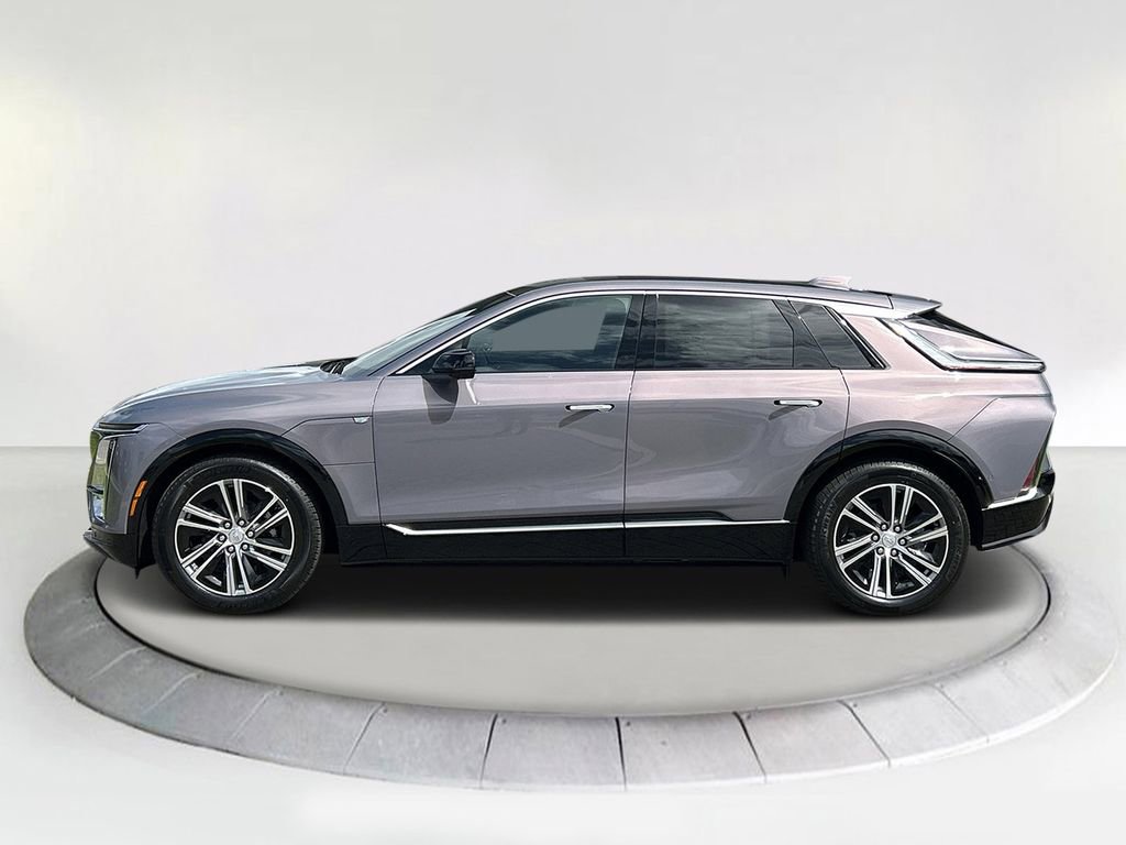 2026 Cadillac Lyriq Luxury photo 2