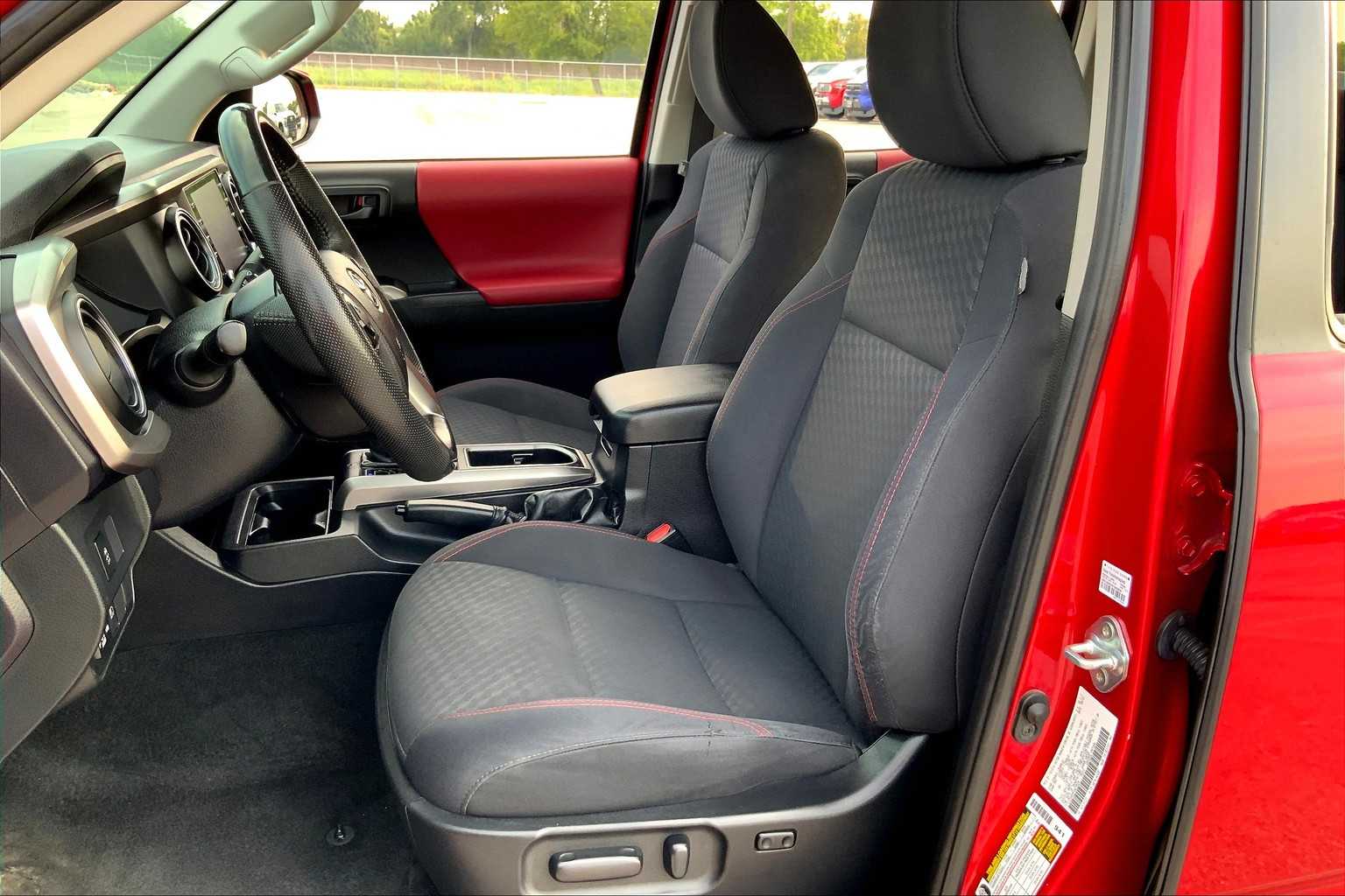 2021 Toyota Tacoma SR5 photo 7