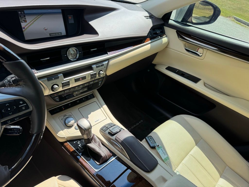 2017 Lexus ES 350 Luxury photo 14