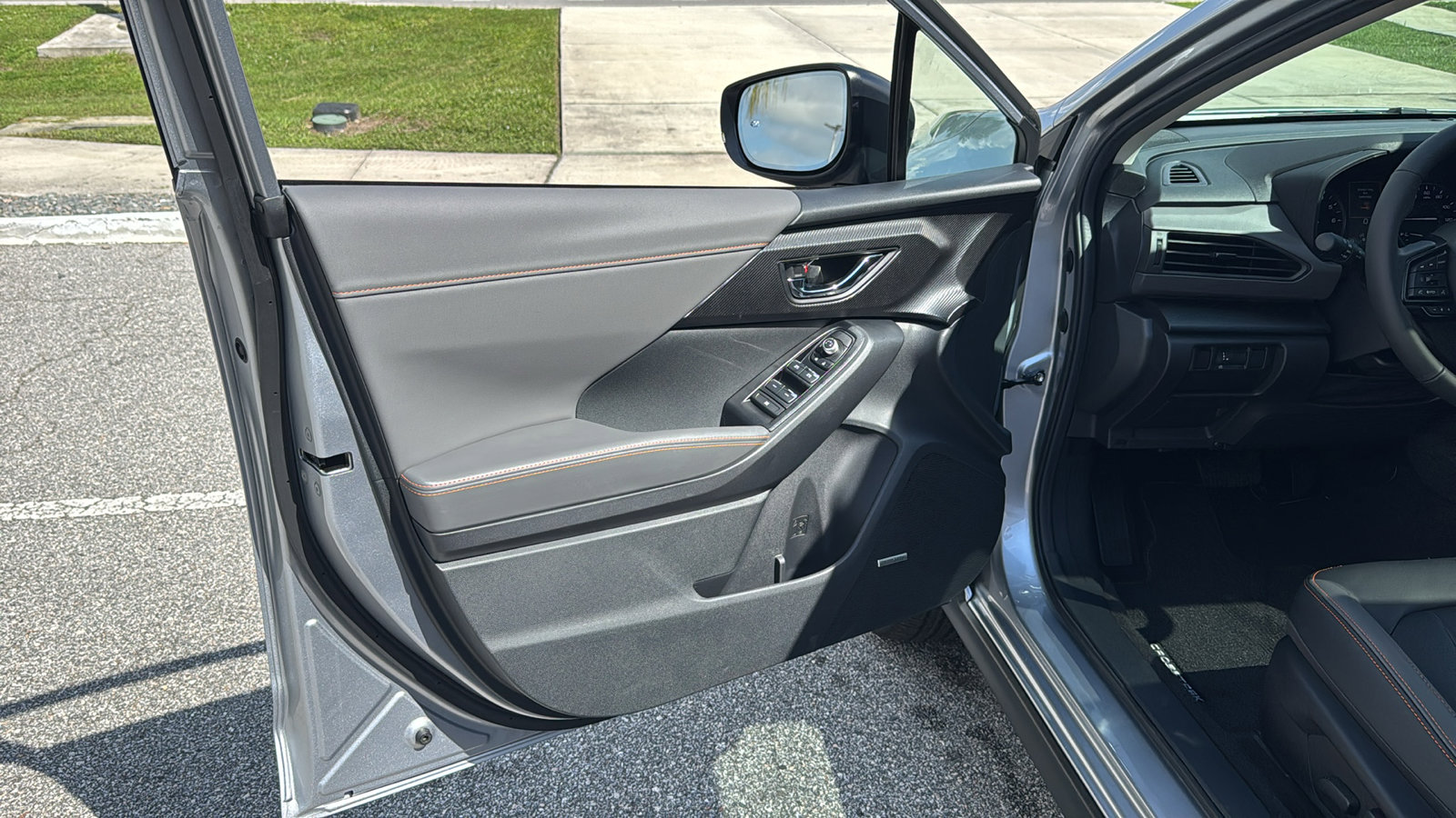 2025 Subaru Crosstrek Limited photo 10
