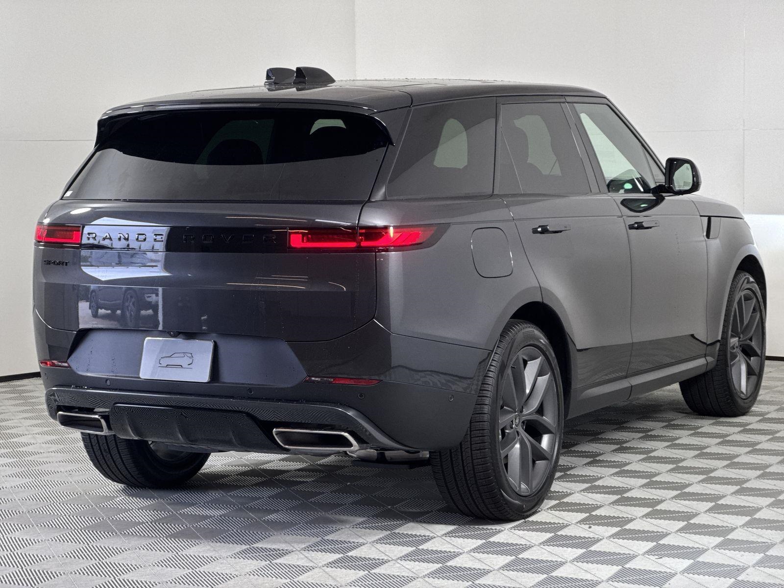 2025 Land Rover Range Rover Sport SE photo 4