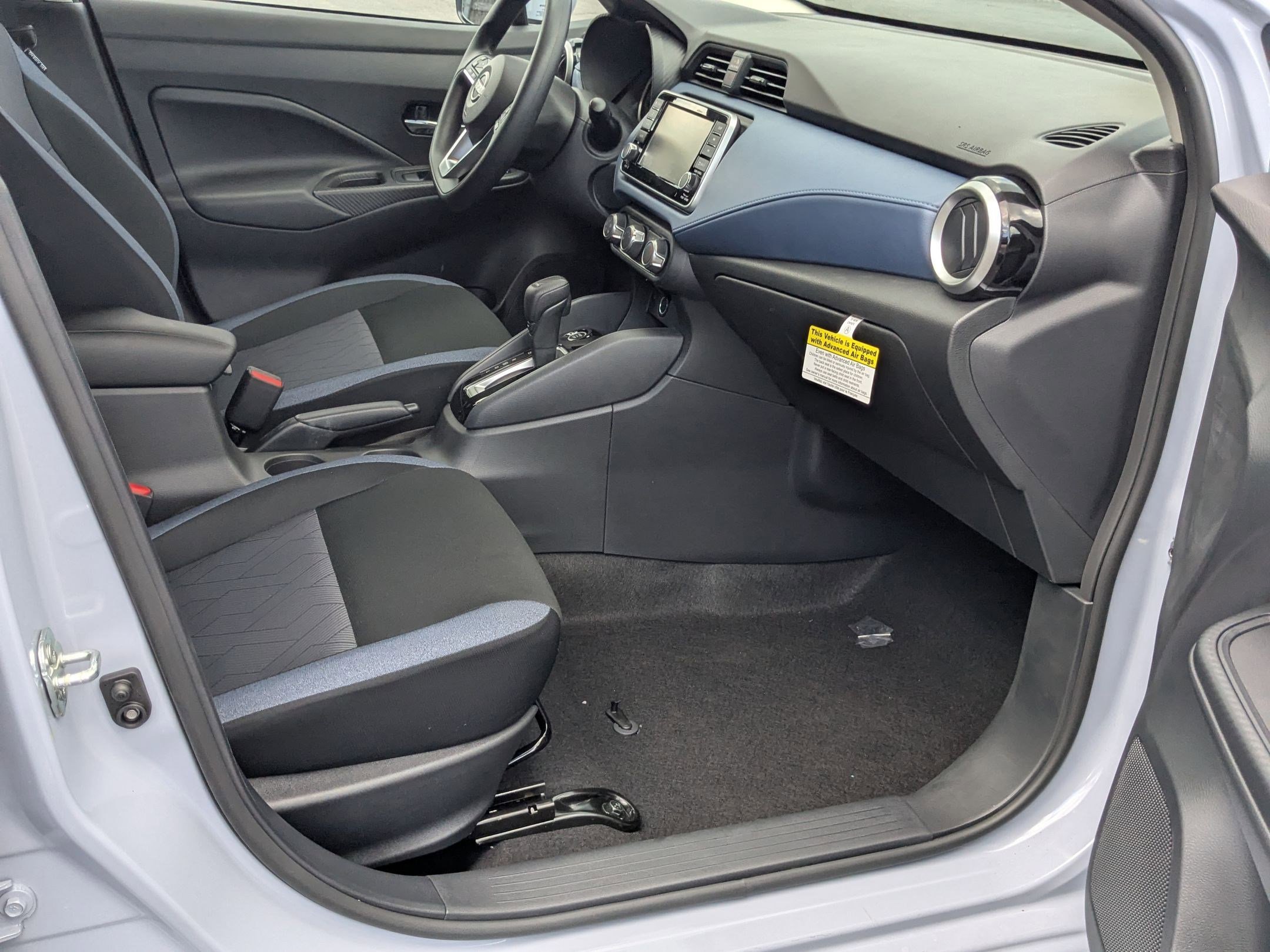 2025 Nissan Versa SV photo 19