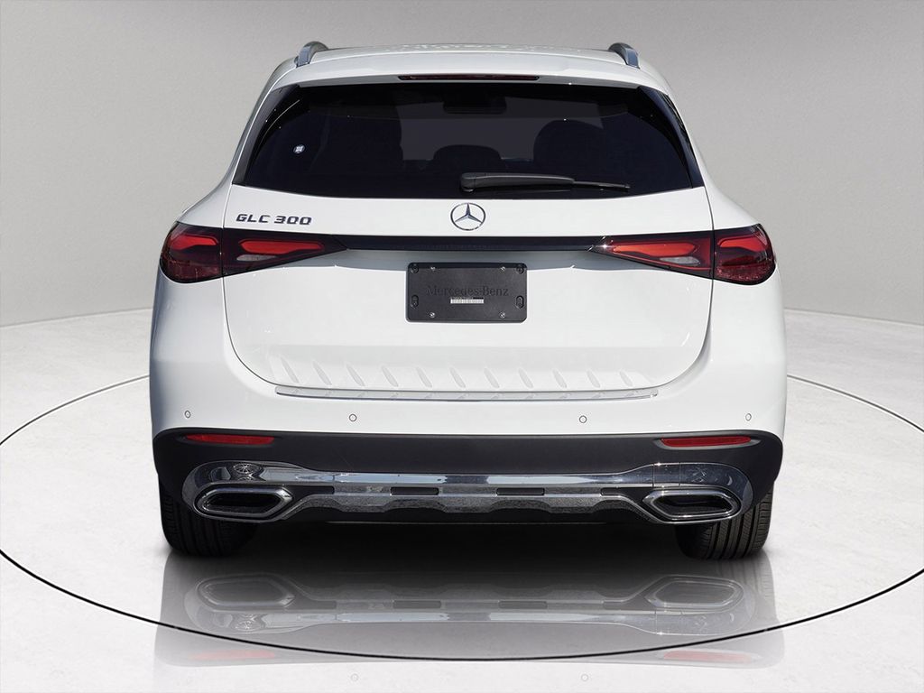 2026 Mercedes Benz GLC 300 photo 4