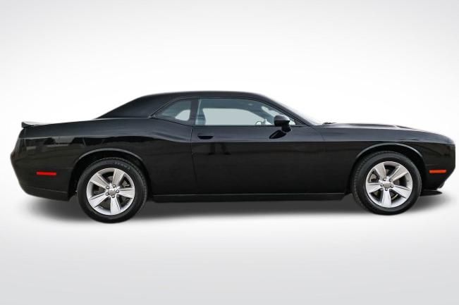 2023 Dodge Challenger SXT photo 4