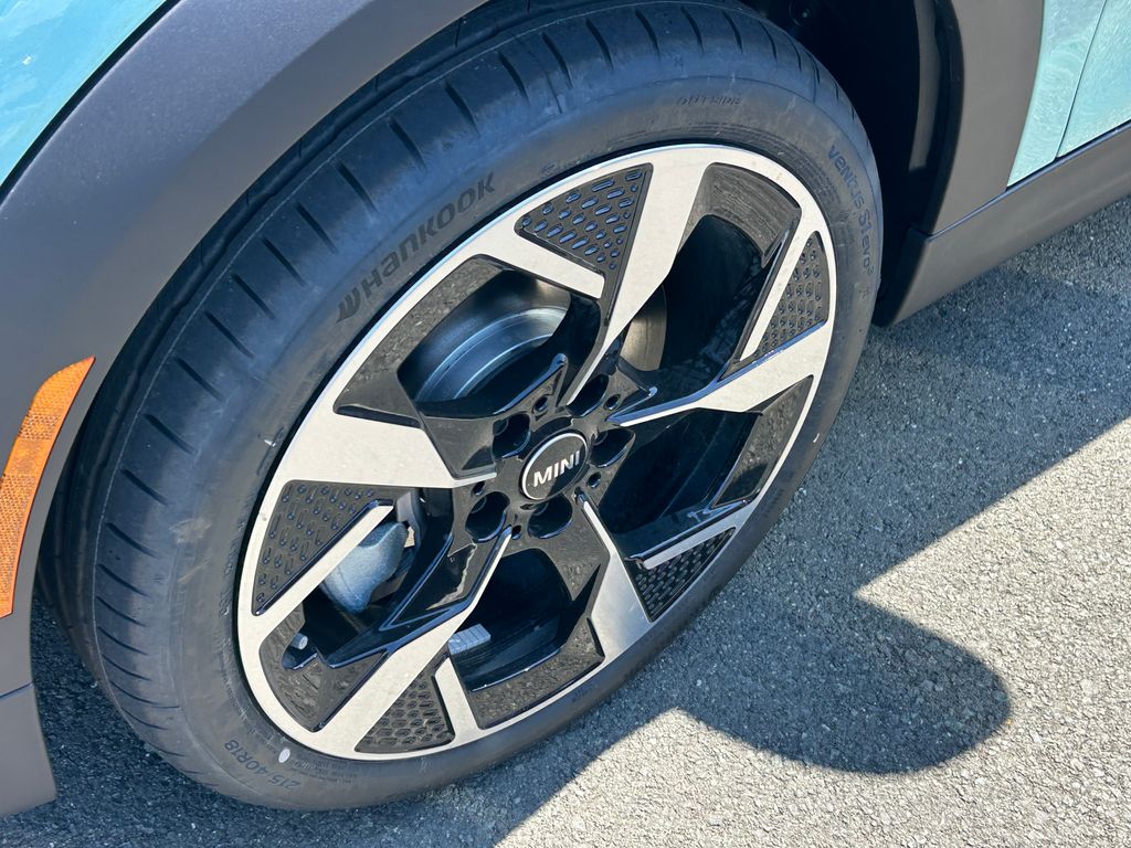 2026 Mini Cooper Hardtop S 2 Door Iconic photo 3