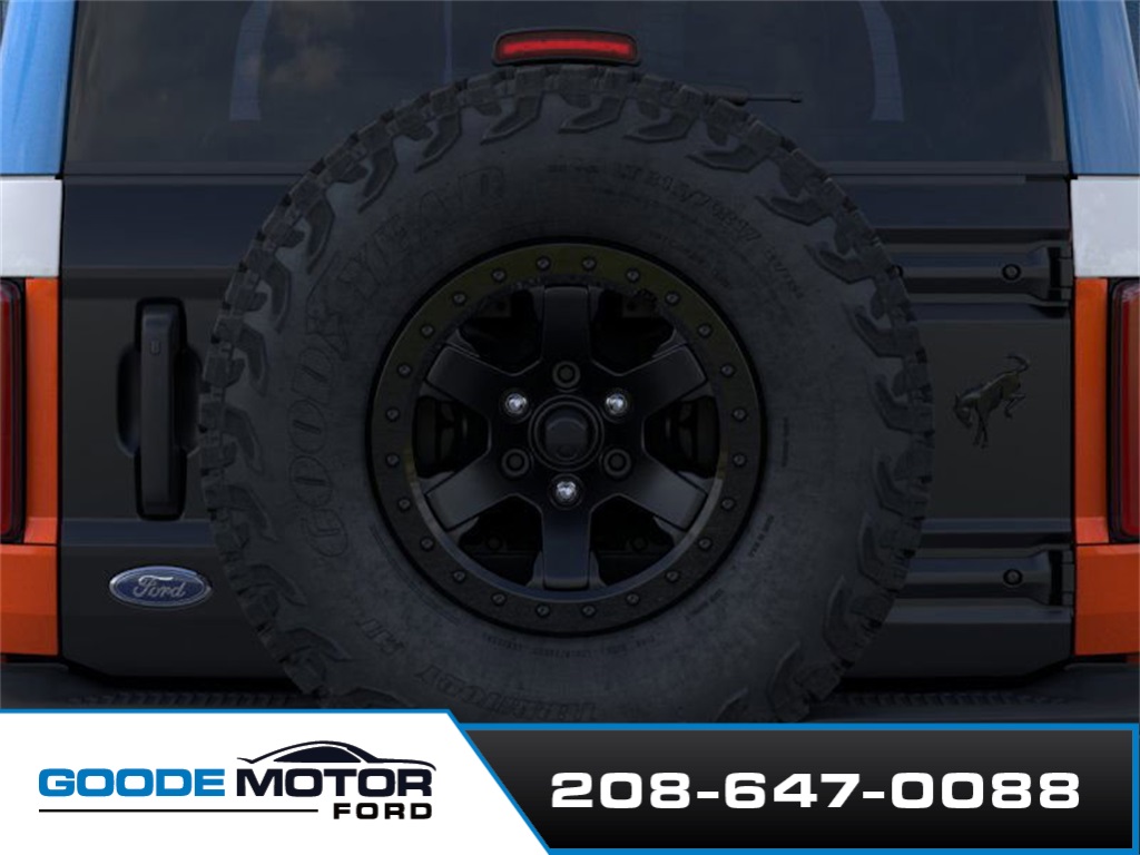 2025 Ford Bronco First Edition photo 3