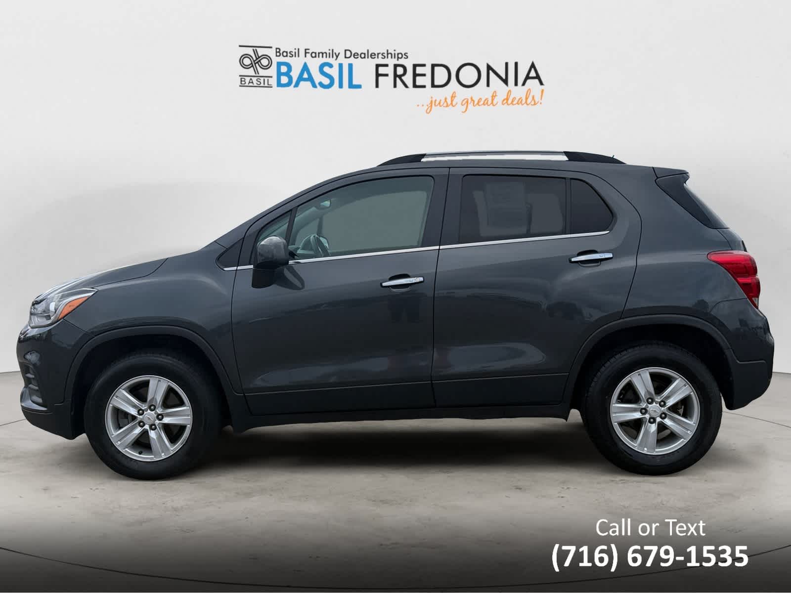 2017 Chevrolet Trax LT photo 2