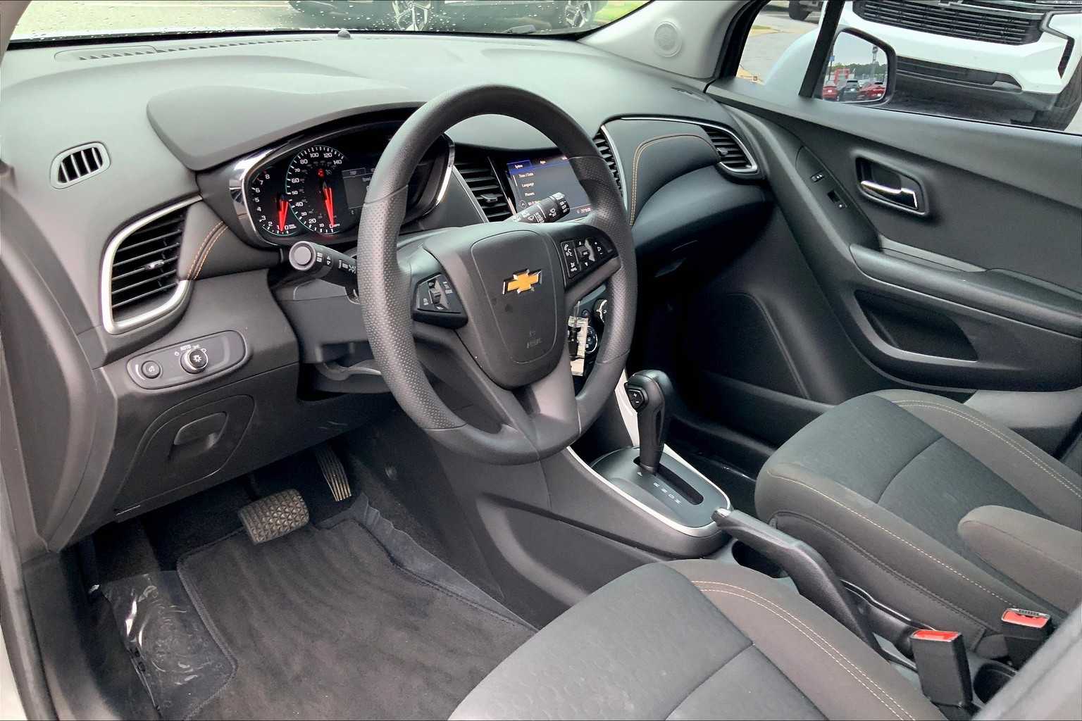 2021 Chevrolet Trax LS photo 15
