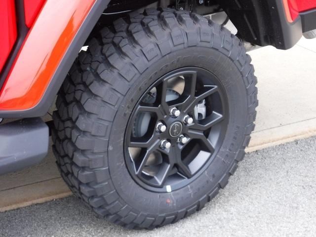 2025 Jeep Gladiator Sport photo 4