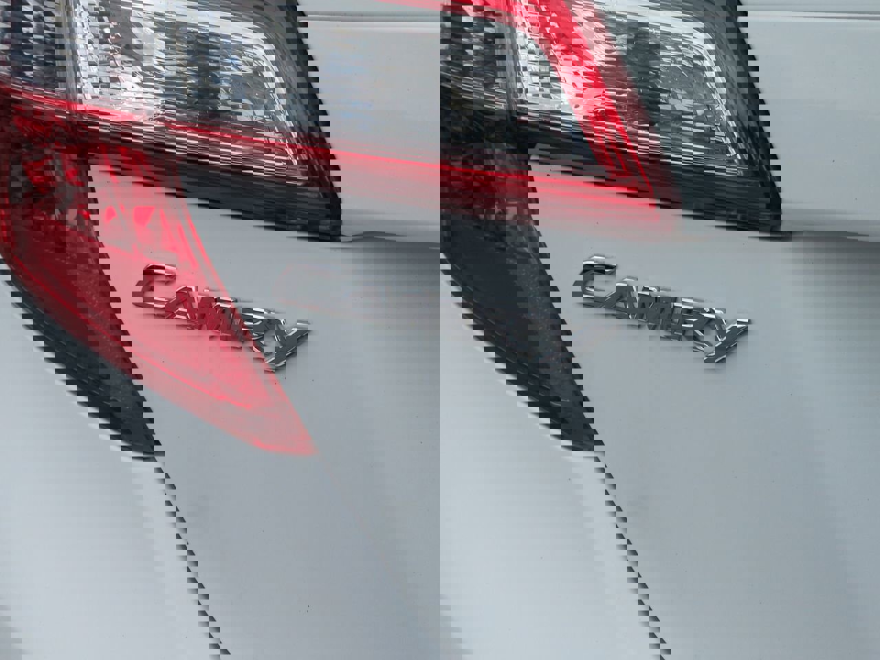 2013 Toyota Camry SE photo 9