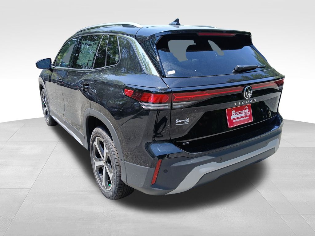 2025 Volkswagen Tiguan SE photo 2