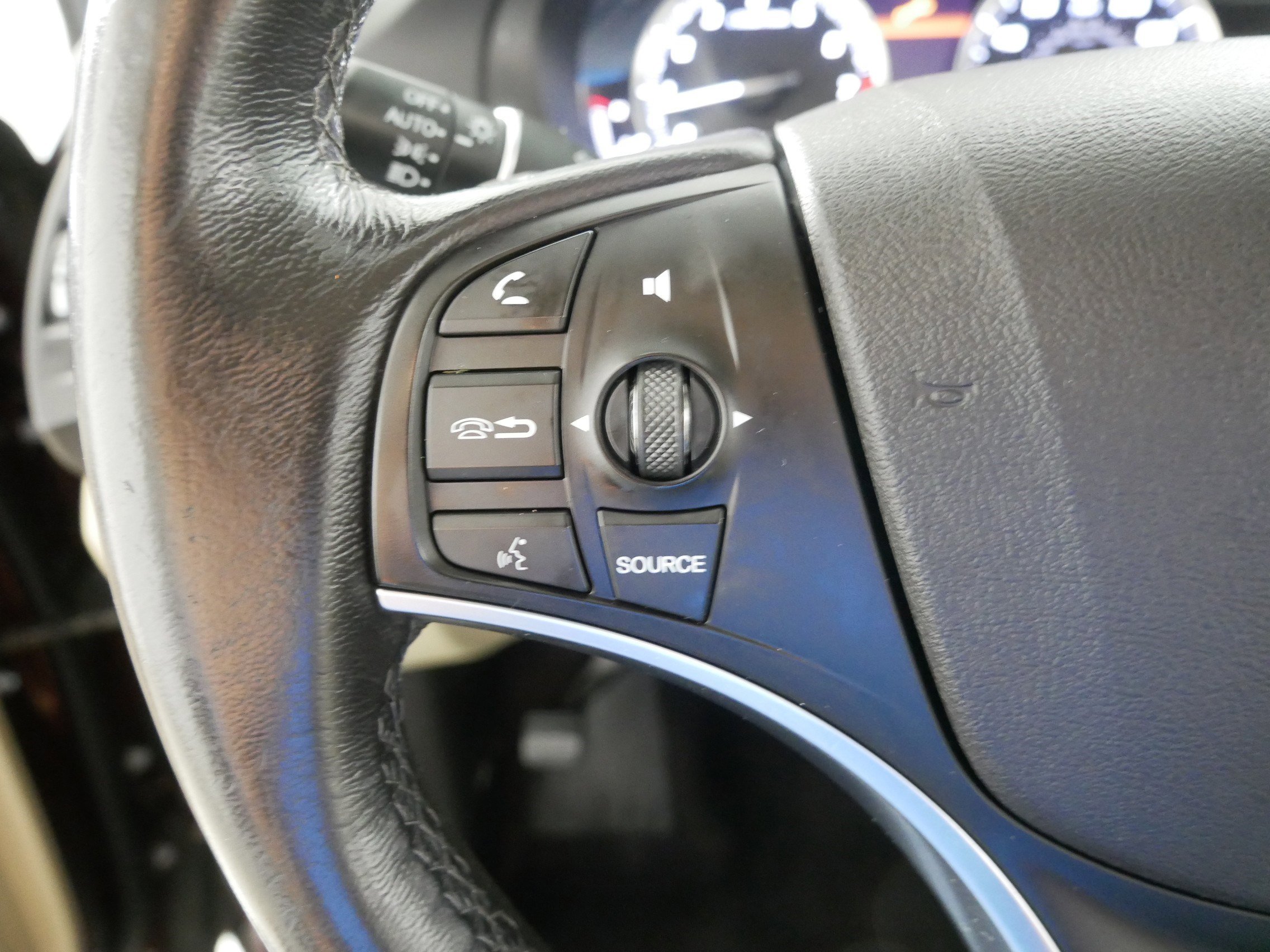 2016 Acura MDX SH-AWD Technology photo 24
