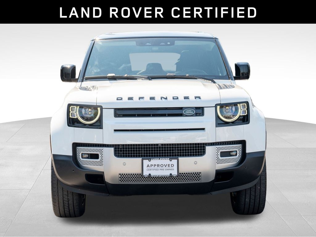 2024 Land Rover Defender 110 S photo 2