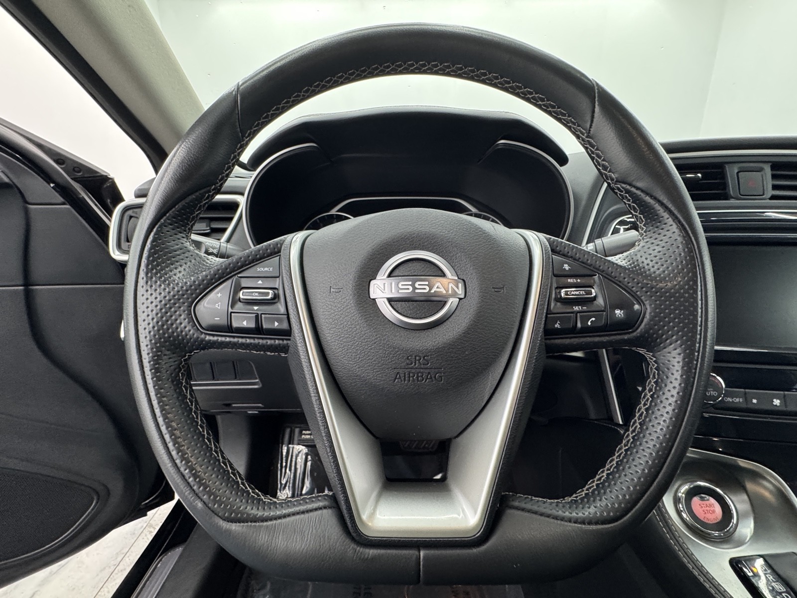 2023 Nissan Maxima SV photo 15