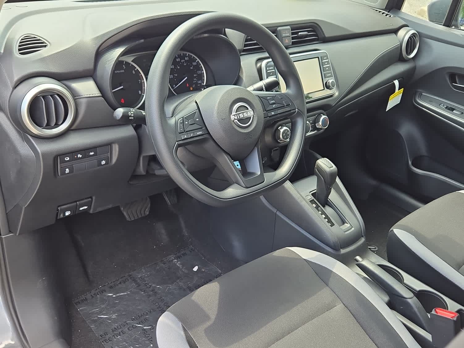 2025 Nissan Versa S photo 11