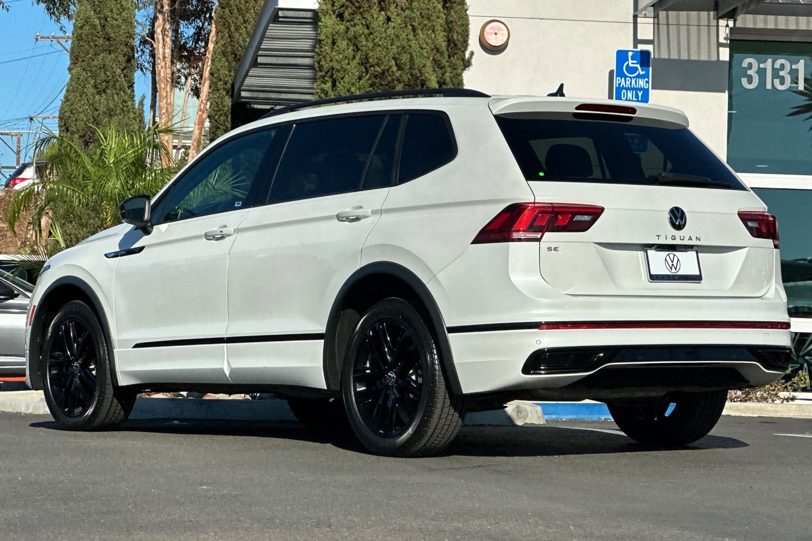 2022 Volkswagen Tiguan SE R-Line Black photo 4