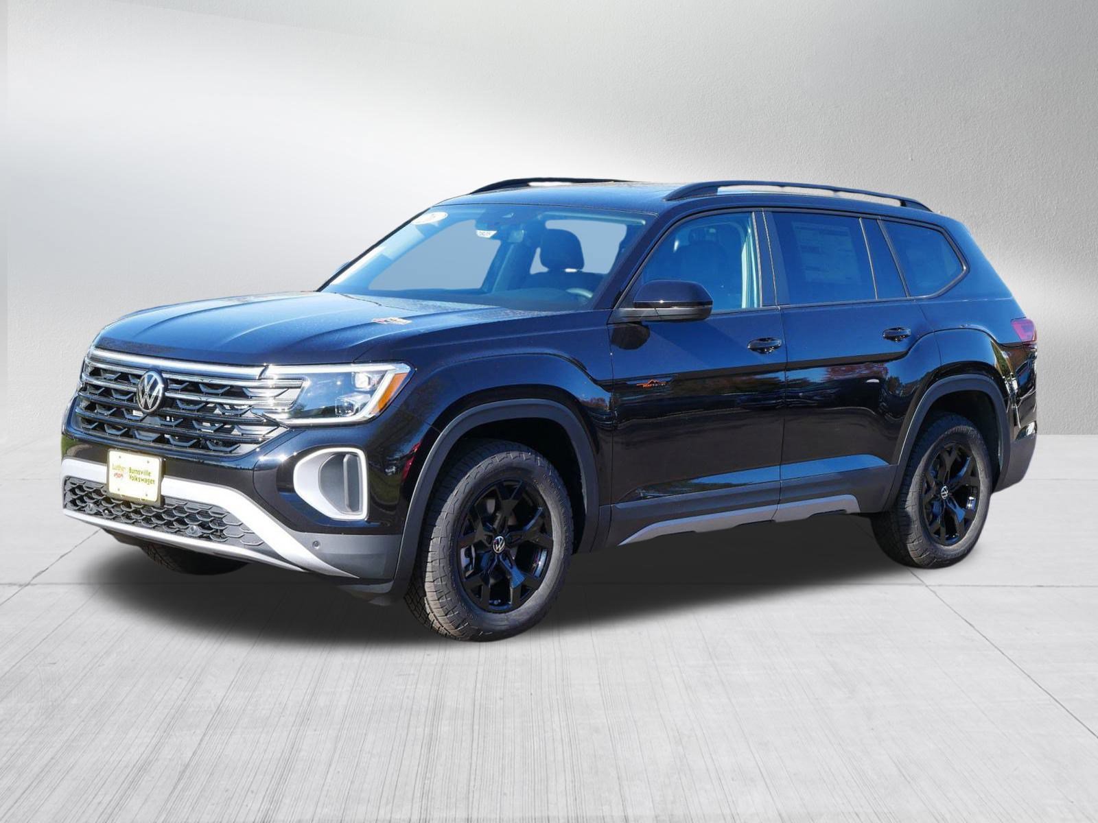 2026 Volkswagen Atlas Peak Edition SE photo 2
