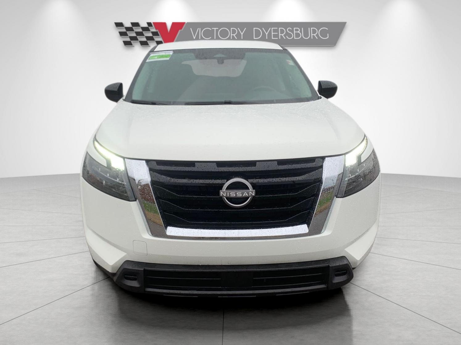 2025 Nissan Pathfinder S photo 2