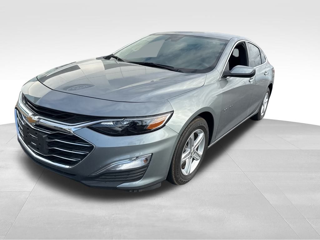 2024 Chevrolet Malibu LS photo 2