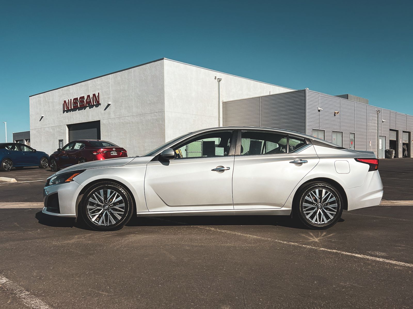 2023 Nissan Altima 2.5 SV photo 8