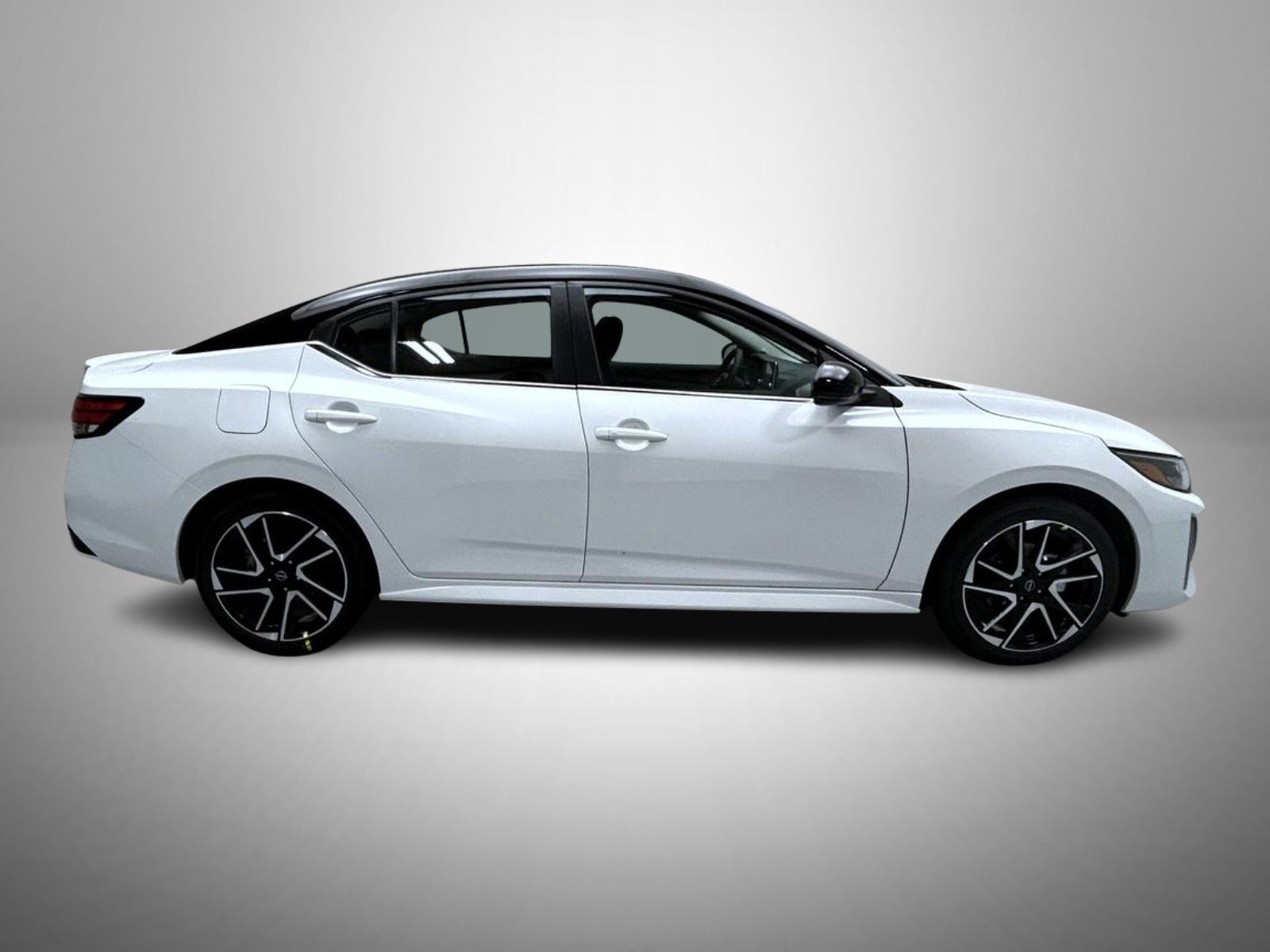 2025 Nissan Sentra SR photo 4