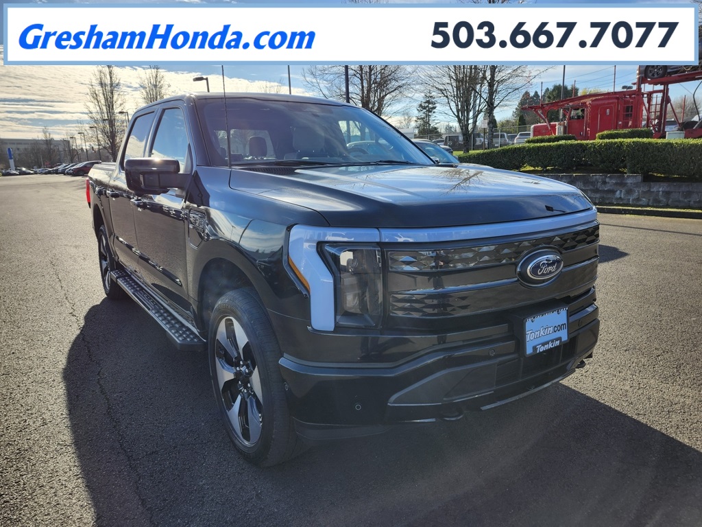 2022 Ford F-150 Lightning Platinum's photo