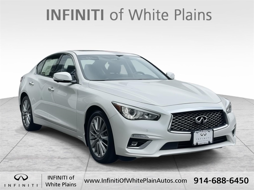 2024 Infiniti Q50 LUXE photo 2