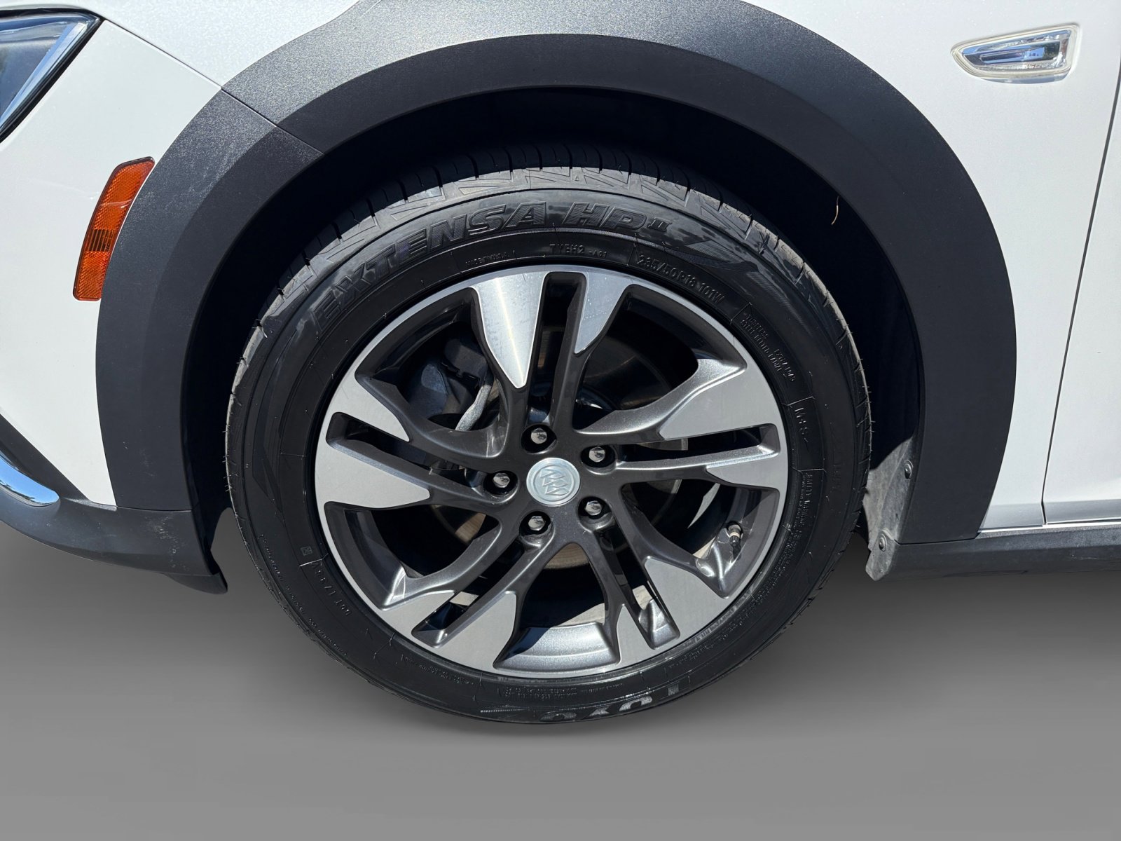 2019 Buick Regal TourX Essence photo 9