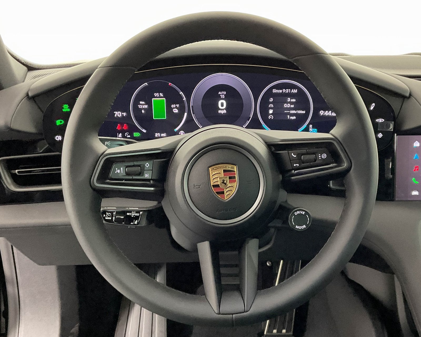 2025 Porsche Taycan photo 14