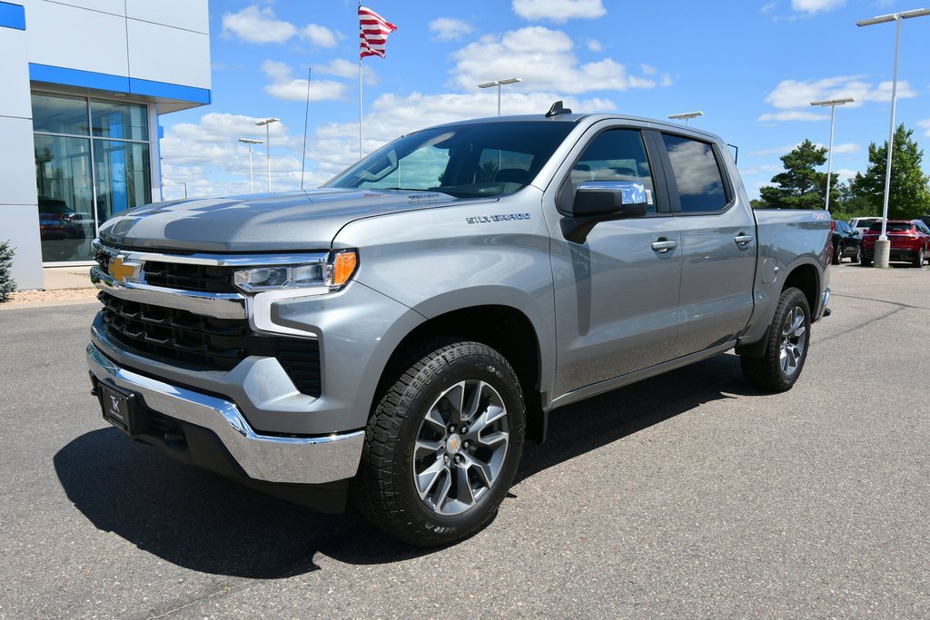 2025 Chevrolet Silverado 1500 LT photo 2