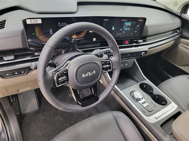 2026 Kia Carnival LXS photo 9