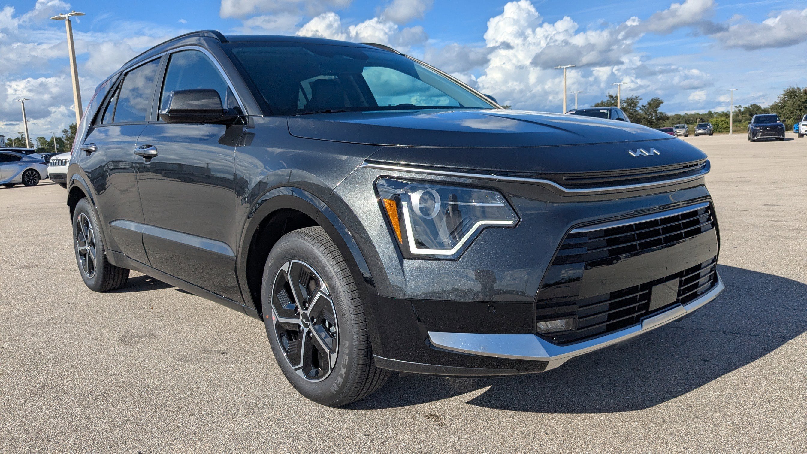 2025 Kia Niro SX Touring photo 2