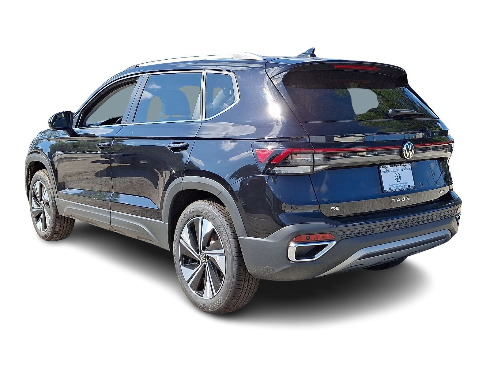 2025 Volkswagen Taos SE photo 4