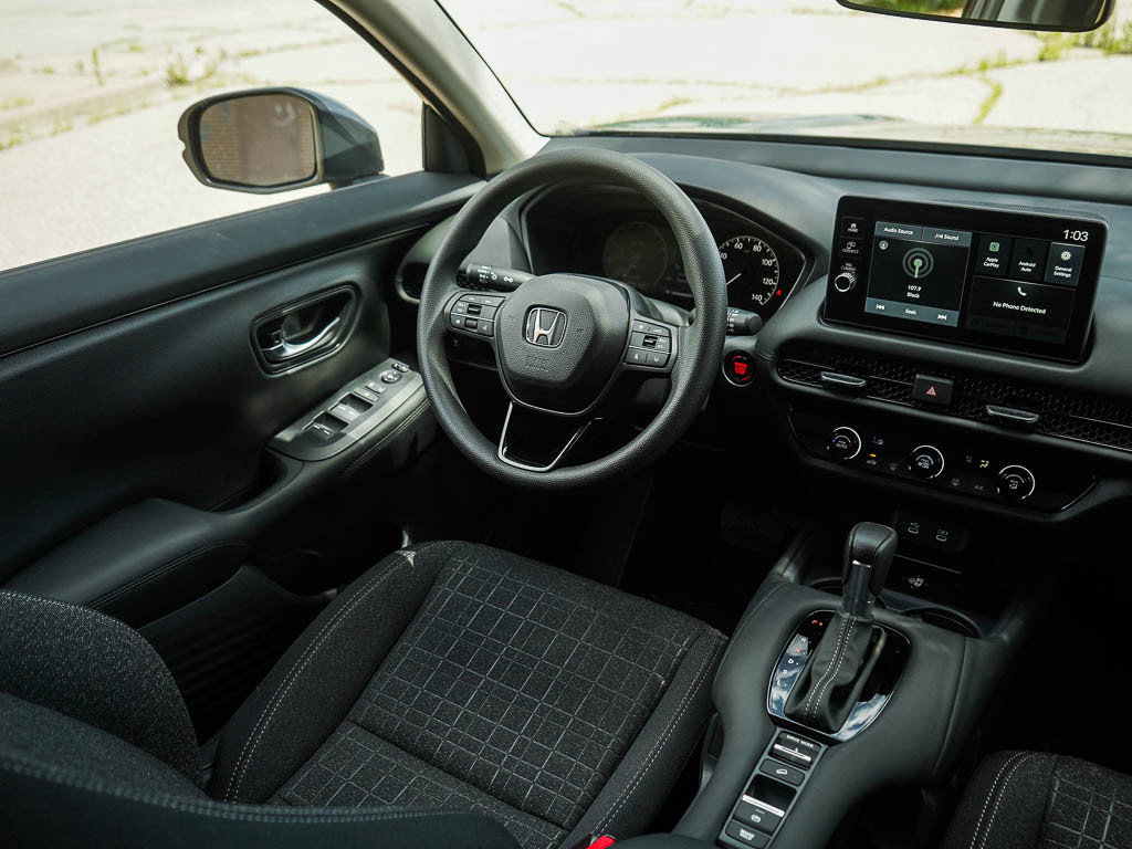 2026 Honda HR-V LX photo 13