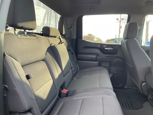 2023 Chevrolet Silverado 1500 Custom photo 10