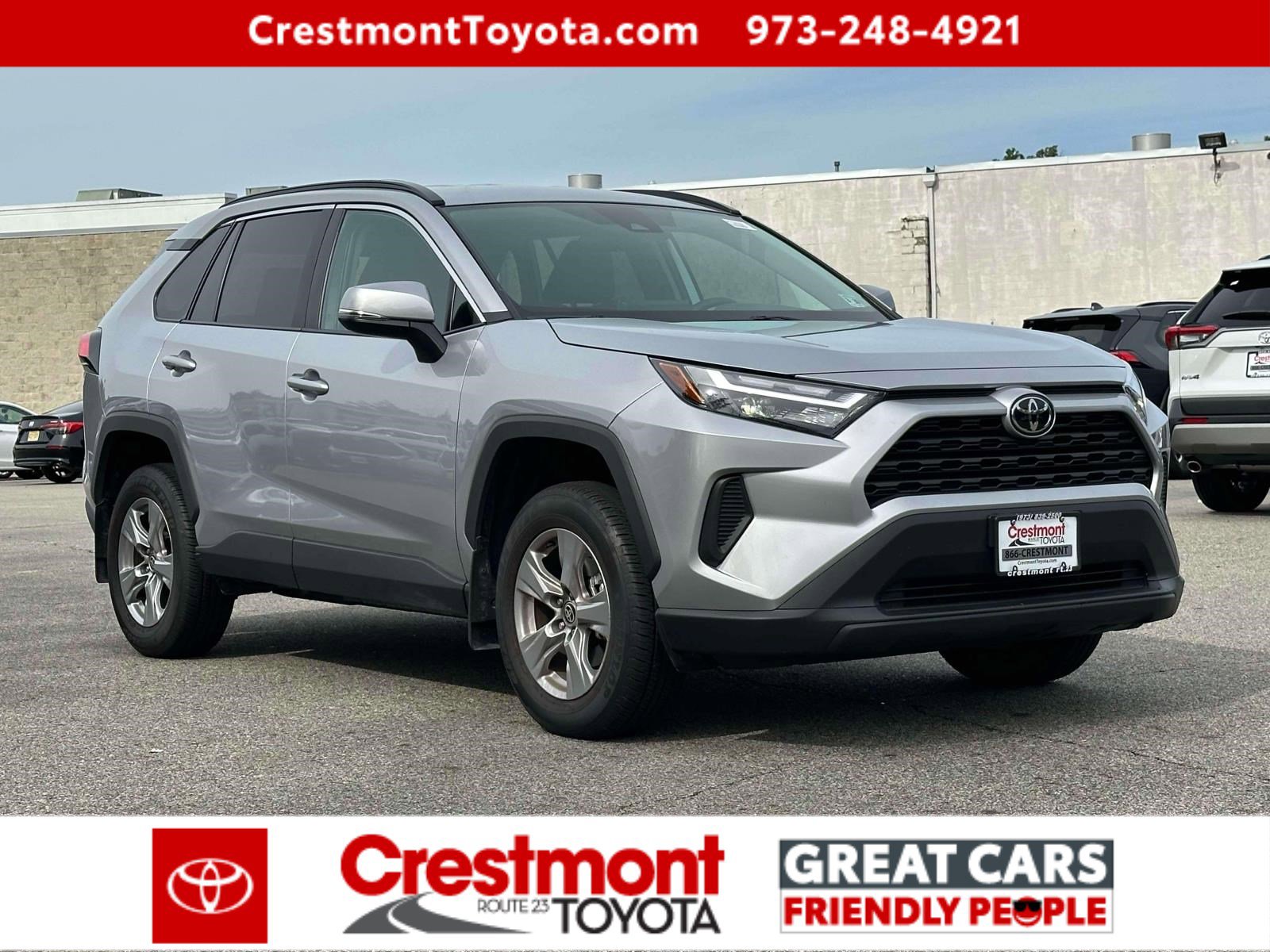 2025 Toyota RAV4 XLE photo 2