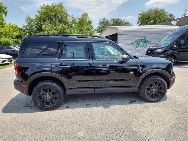 2025 Ford Bronco Sport Badlands photo 2