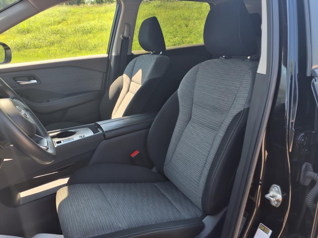 2023 Nissan Rogue SV photo 9