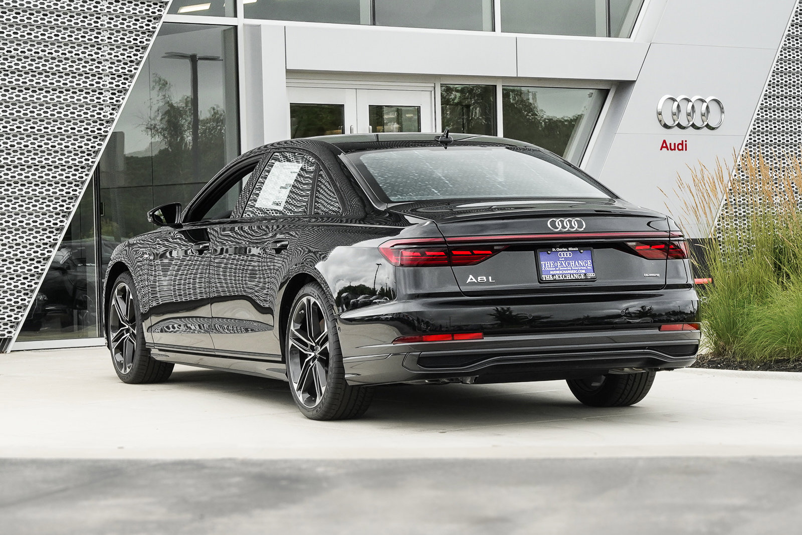 2025 Audi A8 L 55 photo 4