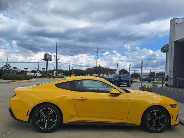 2024 Ford Mustang EcoBoost photo 2
