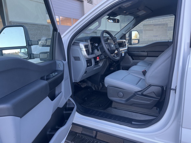 2026 Ford F-350 photo 4