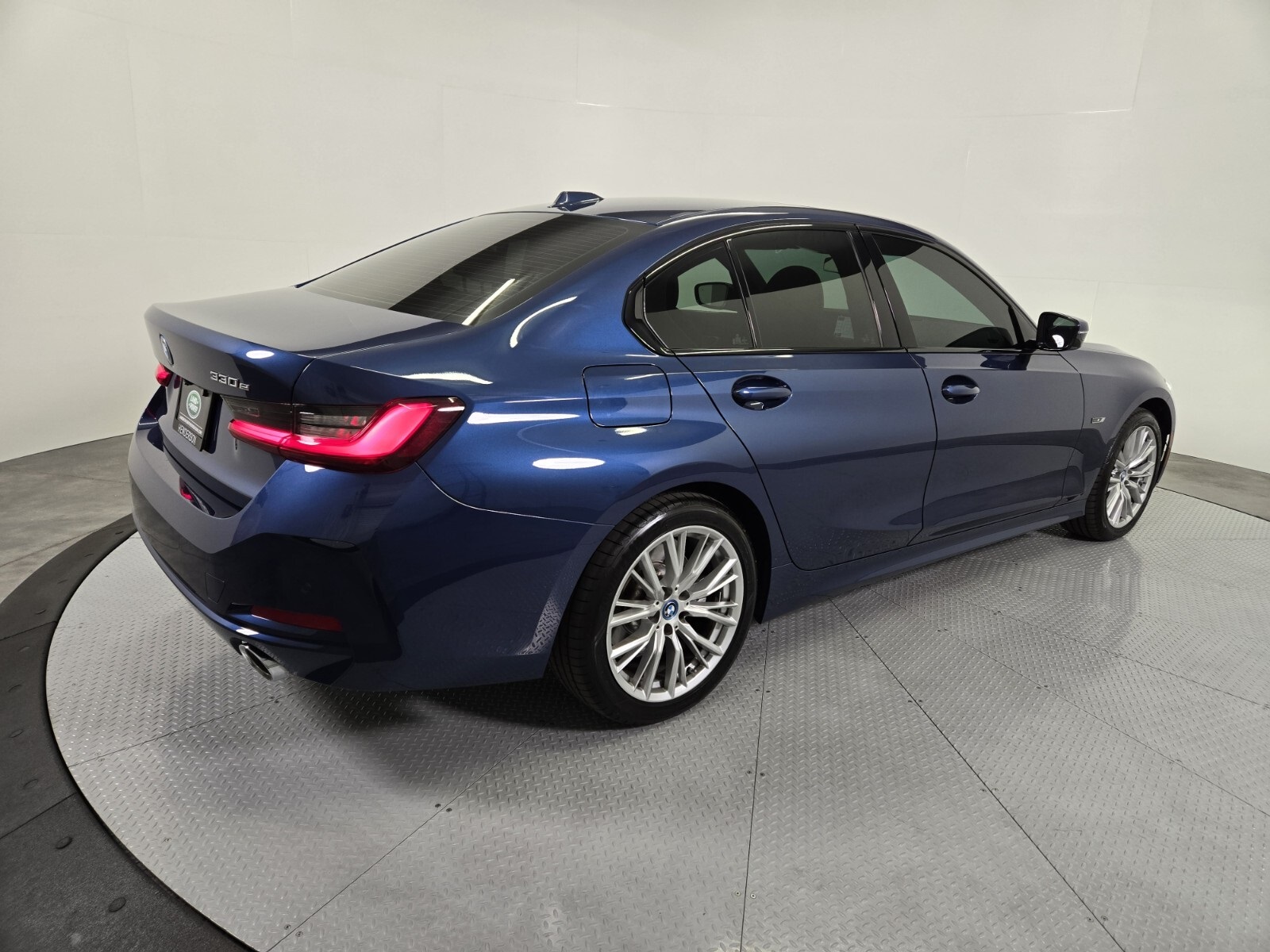 2023 Bmw 330e photo 3