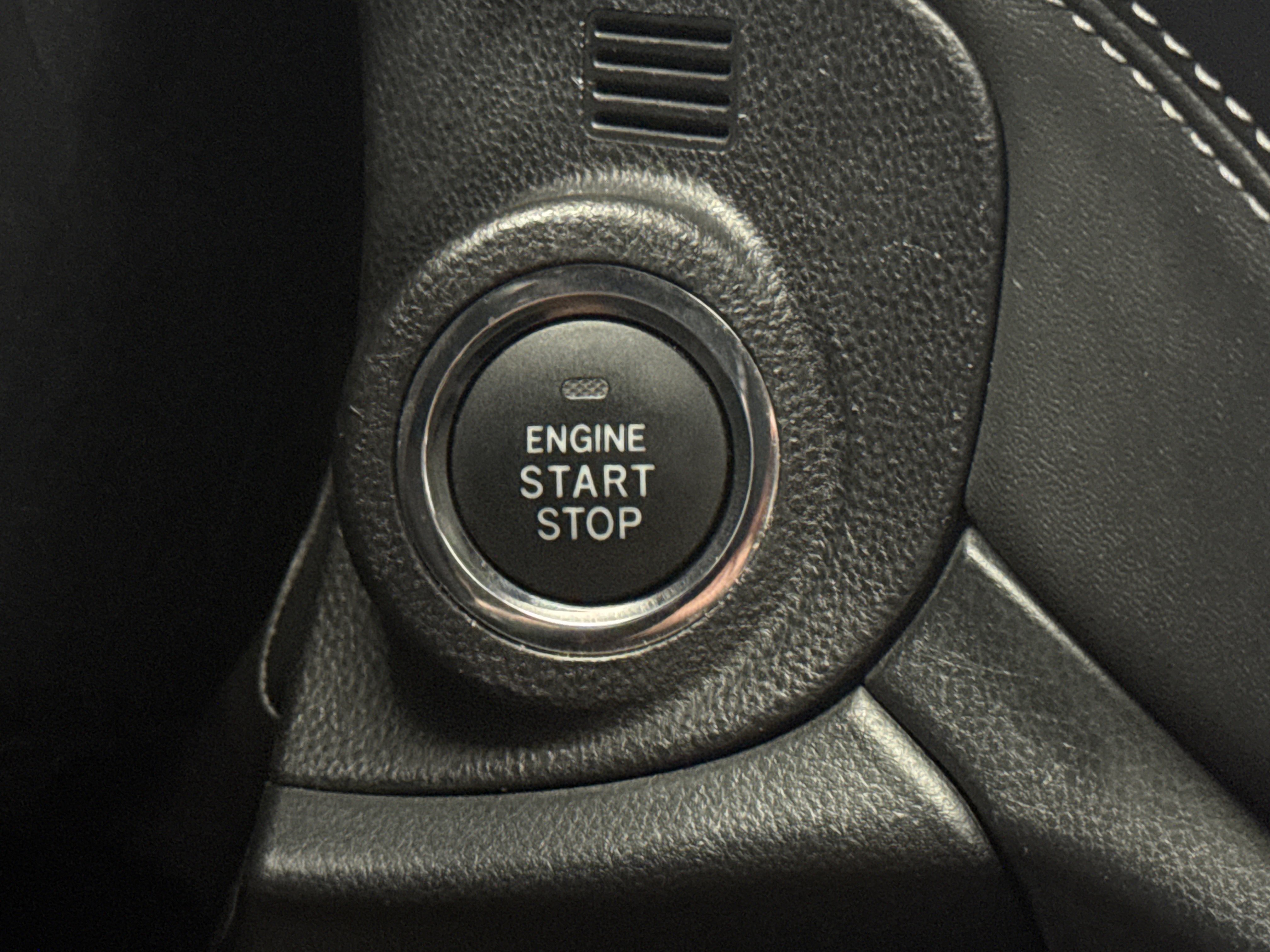 2020 Subaru Outback Limited XT photo 2